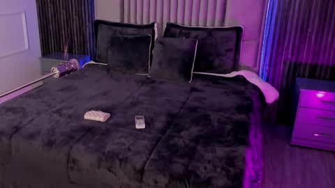 Lilly Ortiz online show from February 13, 10:43 pm