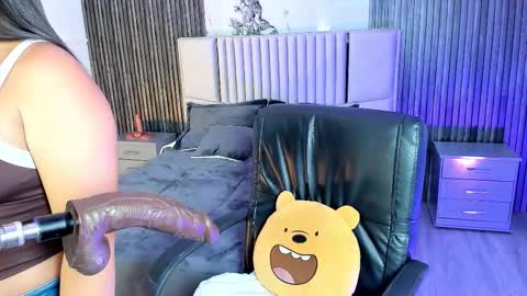 Lilly Ortiz online show from September 11, 7:58 pm