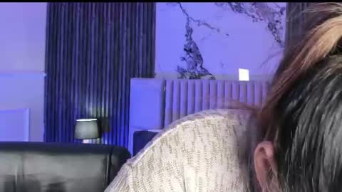 Snapshot of lillyortiz_ chatting on July 7, 12:09 pm Lilly Ortiz online show from July 7, 12:09 pm
