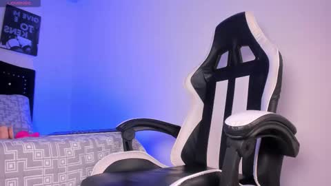 Lilly online show from November 8, 1:22 pm