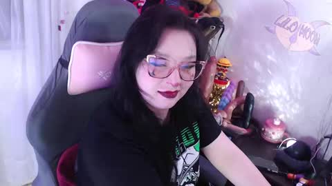 Snapshot of lilomoon69 chatting on October 2, 1:51 pm Lilo online show from October 2, 1:51 pm