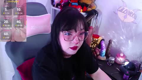 Snapshot of lilomoon69 chatting on October 14, 2:51 pm Lilo online show from October 14, 2:51 pm