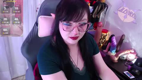 Snapshot of lilomoon69 chatting on October 19, 5:46 pm Lilo online show from October 19, 5:46 pm