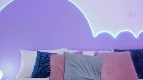 Lilou online show from January 25, 3:30 pm