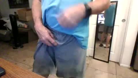 lilpackage69 online show from April 22, 5:21 am