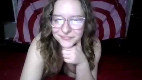 Snapshot of lilpies chatting on February 17, 4:20 am LilPies  online show from February 17, 4:20 am