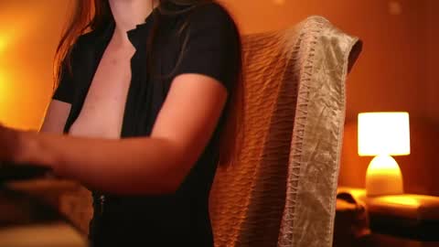 Snapshot of liltightbabe chatting on June 6, 5:50 pm liltightbabe online show from June 6, 5:50 pm