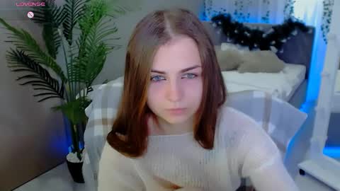 Snapshot of lilu__moon chatting on February 4, 6:30 am lilu__moon online show from February 4, 6:30 am
