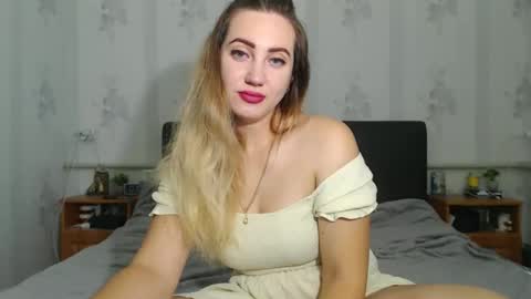 lilu_cute25 online show from November 11, 10:10 pm
