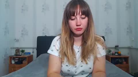 Snapshot of lilu_cute25 chatting on May 13, 9:06 am lilu_cute25 online show from May 13, 9:06 am