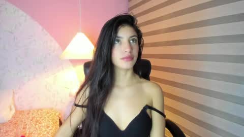 Snapshot of lily__10 chatting on May 29, 8:40 pm Lily online show from May 29, 8:40 pm