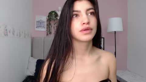 Snapshot of lily__10 chatting on June 21, 4:31 pm Lily online show from June 21, 4:31 pm