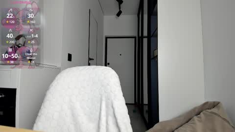 Snapshot of lily__love chatting on March 7, 6:35 am LILY online show from March 7, 6:35 am