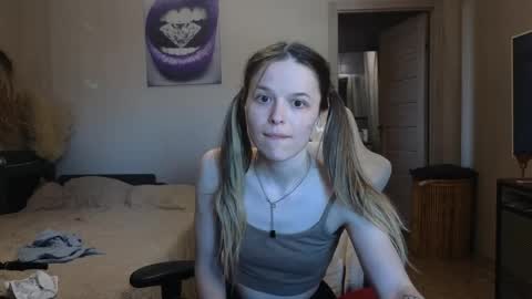 lily_and_jake online show from May 16, 10:36 am