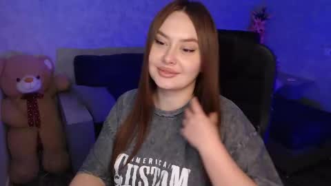 lily_baker_ online show from February 5, 6:23 pm