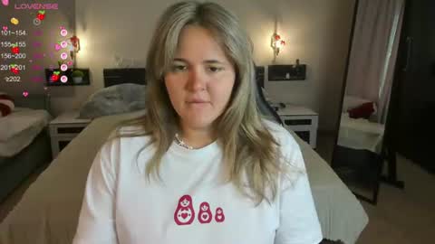 Lily online show from July 16, 1:22 am