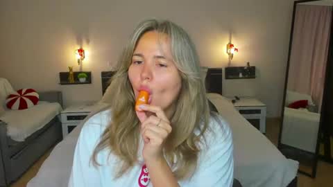 Lily online show from July 20, 12:58 am