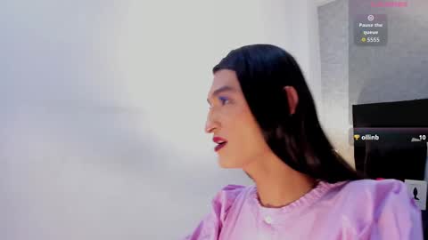 Snapshot of lily_cash1 chatting on September 18, 7:49 pm lily_cash1 online show from September 18, 7:49 pm