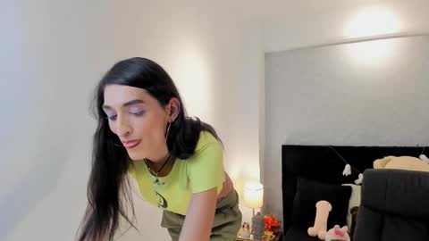 Snapshot of lily_cash1 chatting on October 6, 9:01 pm lily_cash1 online show from October 6, 9:01 pm