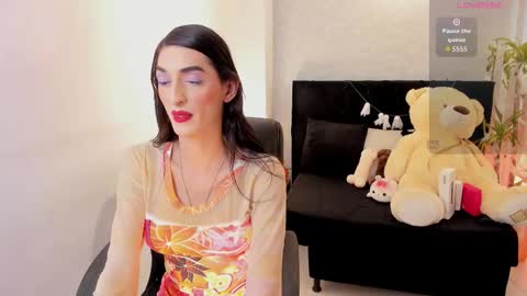 Snapshot of lily_cash1 chatting on October 11, 7:12 pm lily_cash1 online show from October 11, 7:12 pm