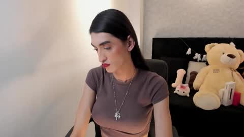 Snapshot of lily_cash1 chatting on October 13, 8:09 pm lily_cash1 online show from October 13, 8:09 pm