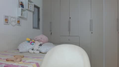 Snapshot of lily_crushx chatting on March 9, 8:51 am Lirio online show from March 9, 8:51 am