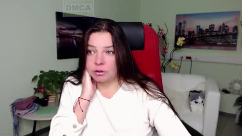 Lily online show from November 5, 4:45 am