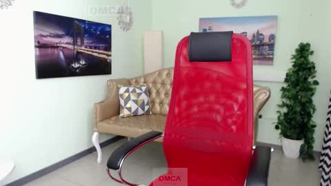 Snapshot of lily_flower7_ chatting on February 26, 6:12 am Lily online show from February 26, 6:12 am