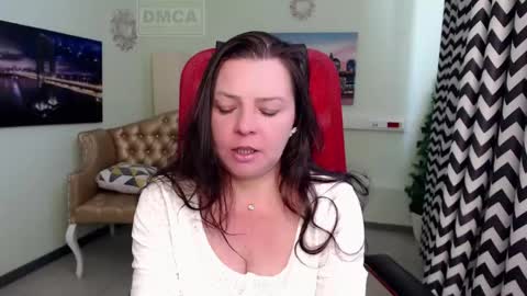 Lily online show from May 8, 7:25 am