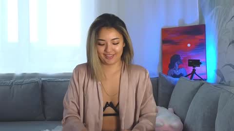 Lily online show from February 4, 7:29 am