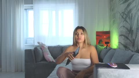 Lily online show from February 7, 7:40 am