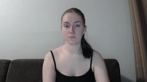 lily_love_x online show from December 14, 1:28 am