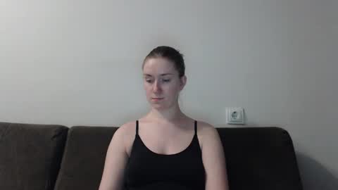 lily_love_x online show from January 25, 11:43 pm