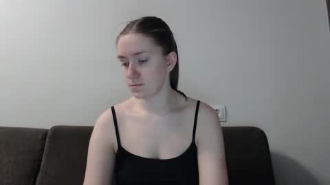 lily_love_x online show from February 14, 3:33 am