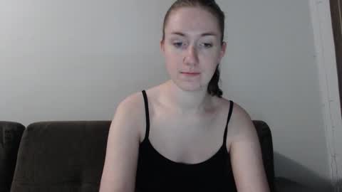 lily_love_x online show from September 30, 10:59 pm