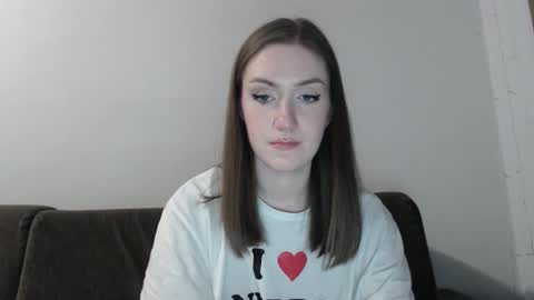 lily_love_x online show from November 16, 11:54 pm