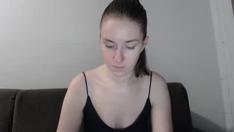 lily_love_x online show from November 21, 2:32 am