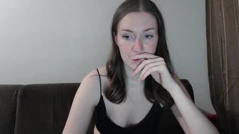 lily_love_x online show from January 6, 10:23 pm