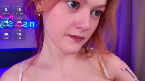 Snapshot of lily_mio chatting on June 19, 9:51 pm Im Lily online show from June 19, 9:51 pm