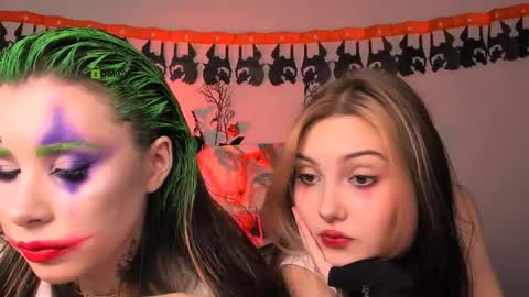 Lily online show from October 29, 8:10 pm