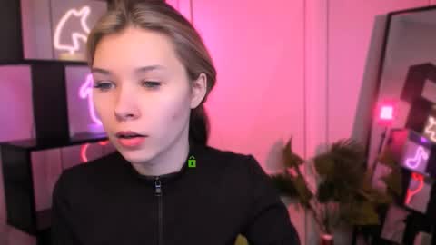 Lily online show from December 1, 7:19 pm