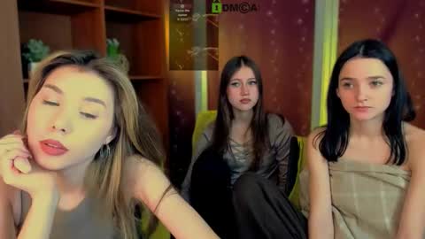 Lily online show from March 18, 7:50 pm