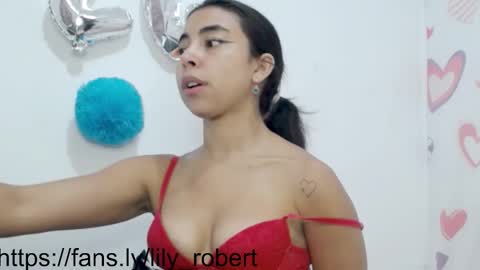Snapshot of lily_robertss_ chatting on September 13, 3:06 am Lily Roberts online show from September 13, 3:06 am