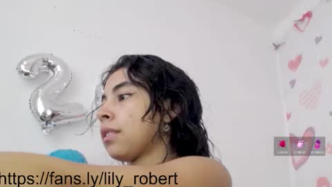 Snapshot of lily_robertss_ chatting on September 13, 3:23 pm Lily Roberts online show from September 13, 3:23 pm
