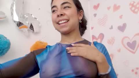 Snapshot of lily_robertss_ chatting on October 5, 3:10 pm Lily Roberts online show from October 5, 3:10 pm