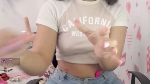 Lily Roberts online show from November 5, 4:51 pm