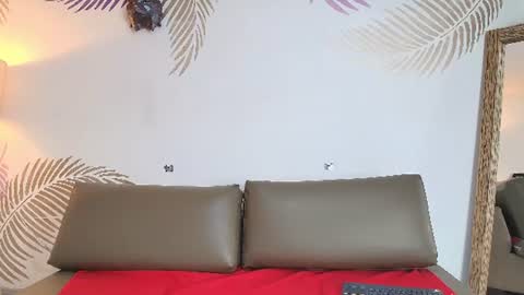 Lily Lauren online show from July 9, 1:37 pm