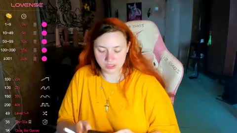 Snapshot of lily_shamy chatting on June 28, 3:18 pm Alice online show from June 28, 3:18 pm