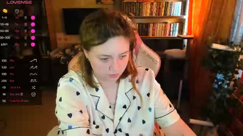 Snapshot of lily_shamy chatting on July 29, 4:38 pm Alice online show from July 29, 4:38 pm