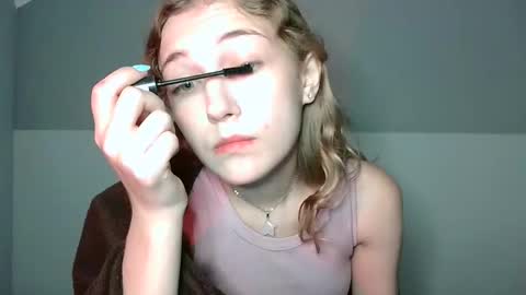 Snapshot of lily_tayberry chatting on September 11, 3:23 pm small lily online show from September 11, 3:23 pm